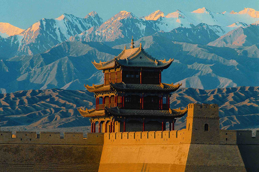 張掖七彩丹霞＋嘉峪関＋敦煌莫高窟４日間観光ツアー