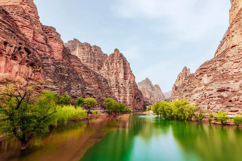 張掖七彩丹霞と蘭州炳霊寺石窟４日間観光ツアー
