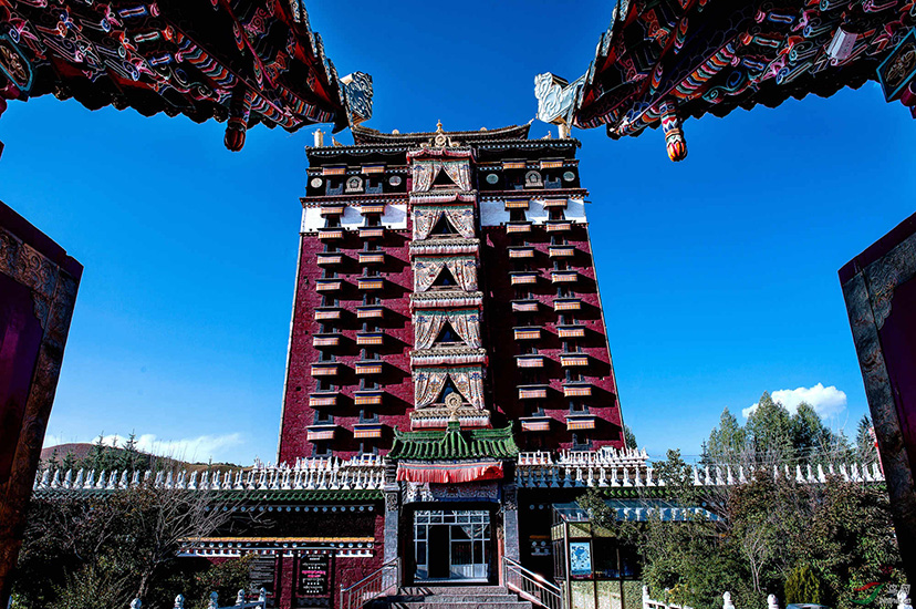 ミラレバ仏閣（米拉日巴仏閣）