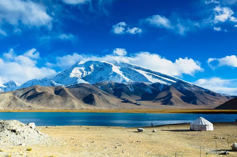 カシュガル発　パミール高原カラクリ湖１日観光ツアー