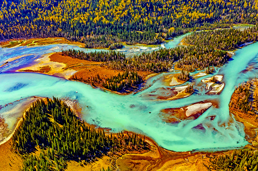 新疆ウルムチ・トルファン・カナス湖６日間観光ツアー