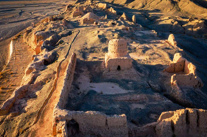 「新疆大周遊」カシュガル・クチャ・トルファン・ウルムチ６日間観光ツアー