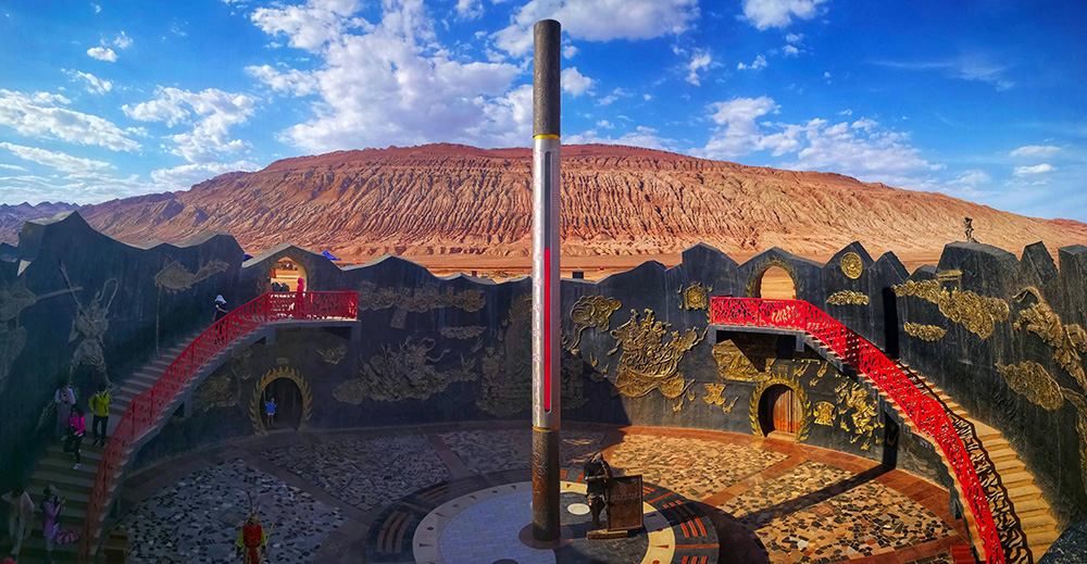 新彊トルファン　火焔山