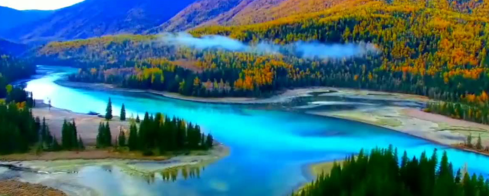 新彊　カナス湖