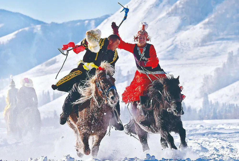 新彊　カナス湖