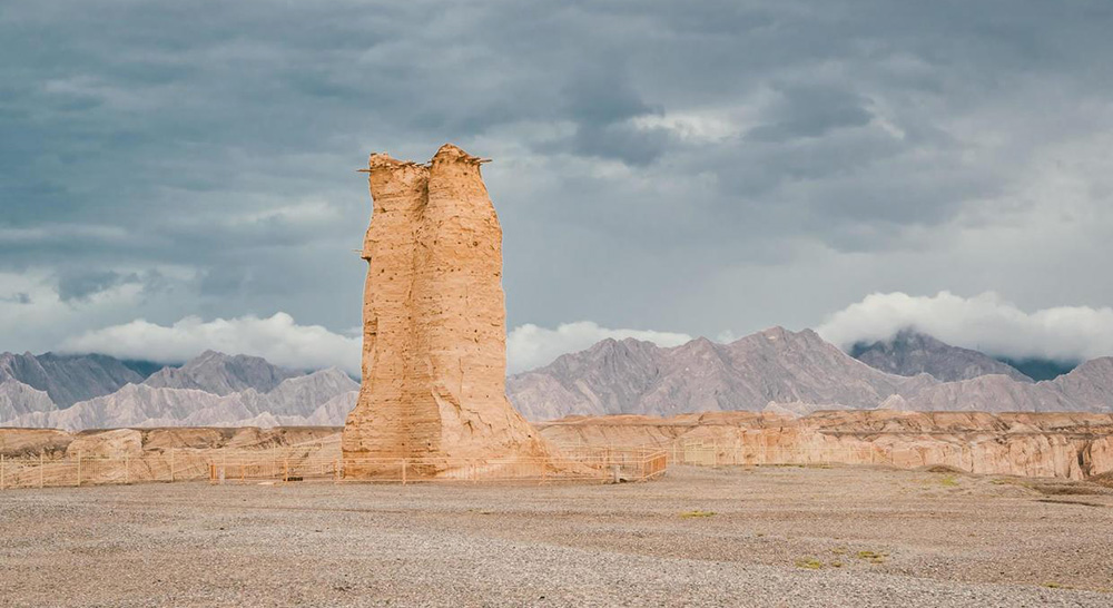 新彊クチャ　クズルガハ烽火台
