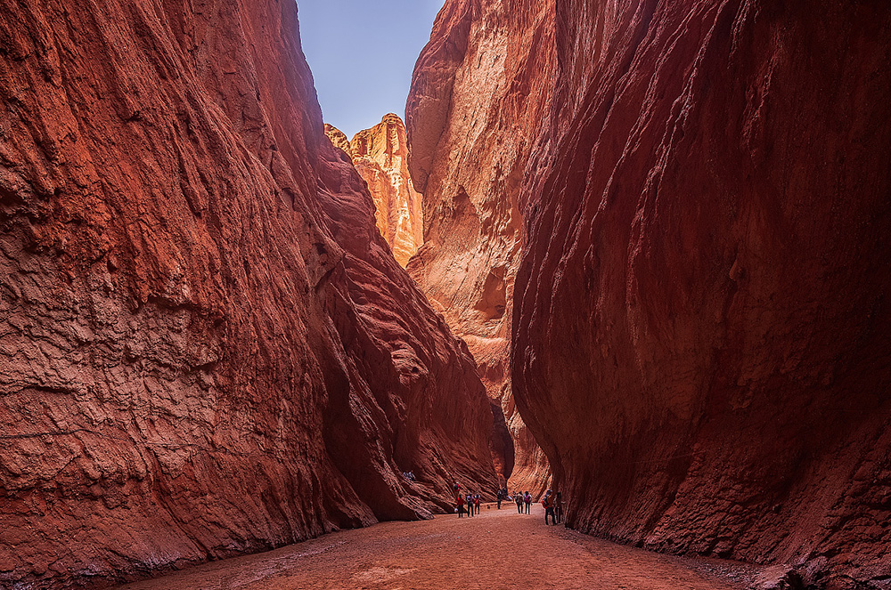 新彊クチャ　天山神秘大峡谷